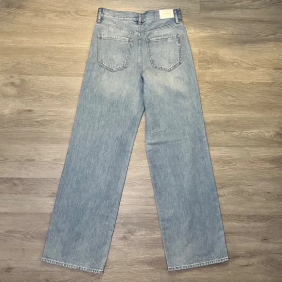 Express, High Waisted Wide Leg Jeans - Light Wash - Size 2R - Picture 4 of 13